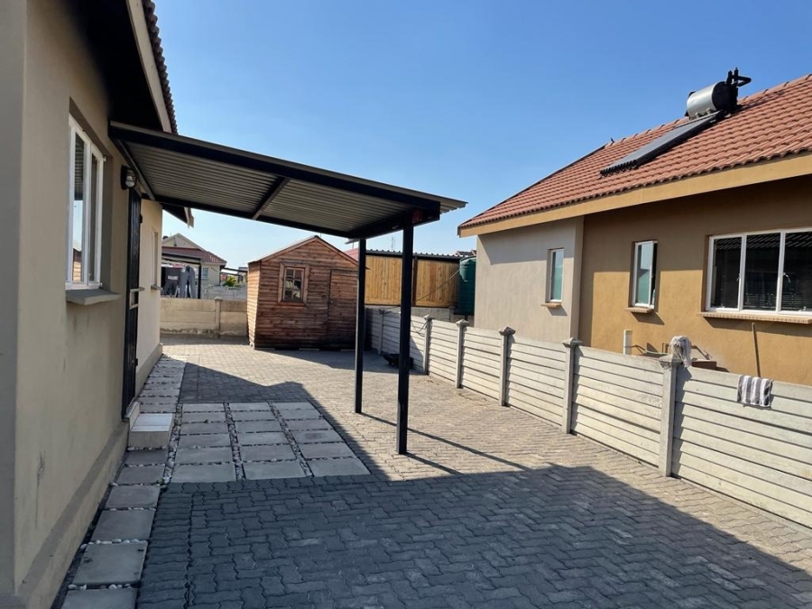 3 Bedroom Property for Sale in Freedom Park North West